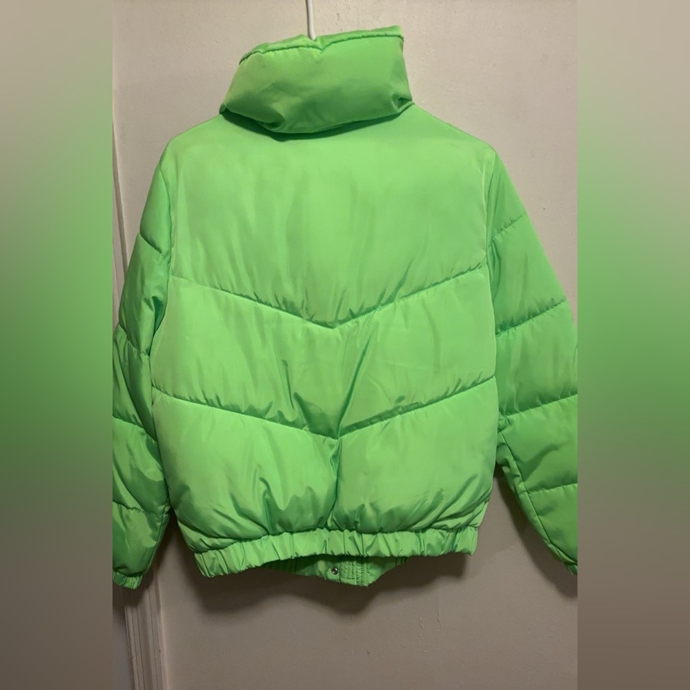 Fun lime green puffer jacket - Picture 3 of 3